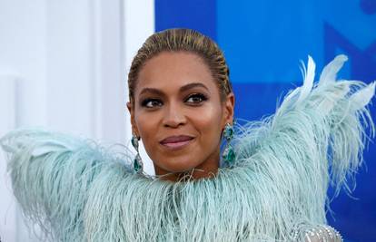 Beyonce polugola sjedi na konju na naslovnici novog albuma: 'Na ovo smo čekali kraljice'