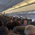 FOTO Putnici iz Zagreba satima zatočeni u avionu u Beču: 'Pilot nam je rekao da nestaje goriva'