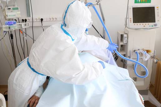 'Ušli smo u treći val korone, sve mlađi ljudi završavaju u bolnici i na respiratorima... Nije dobro'