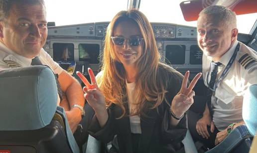 Severina iznad oblaka! Slikala se s posadom na letu Croatia Airlinesa: 'Glazbena simfonija'