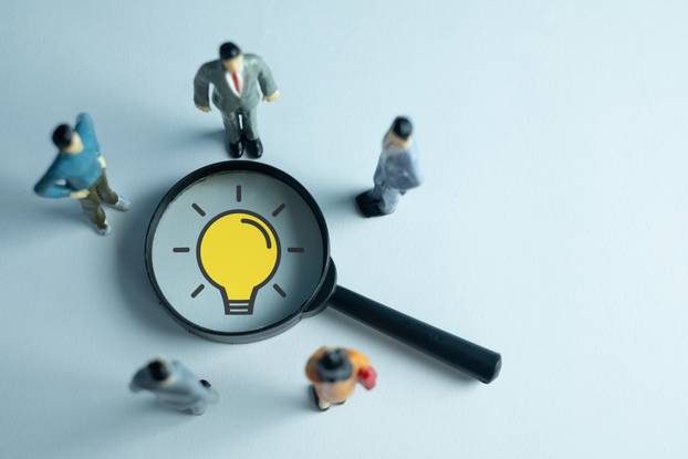 Creative,Idea,And,Innovation,,new,Ideas,education,Concept.,group,Of,Business,People,Looking