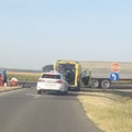 VIDEO Na osječkoj obilaznici sudarili su se auto i šleper: 'Putnici su prevezeni u bolnicu'