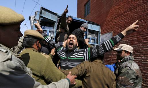 Indija i Pakistan su u ratu zbog Kašmira: 'Obje strane imaju nuklearno oružje. Nije dobro'