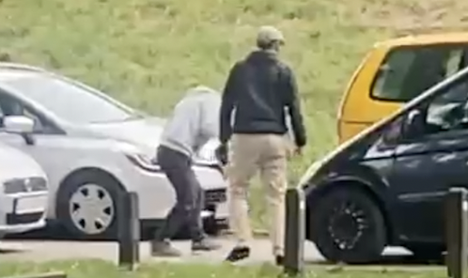 VIDEO Svađa zbog prometa na Bundeku: Izvadio je suzavac i poprskao drugog muškarca...